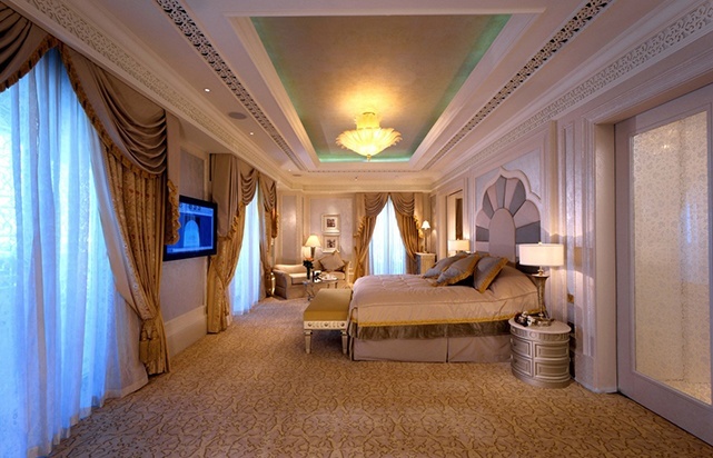 ABU05DA-Khaleej-Deluxe-Suite-Bedroom