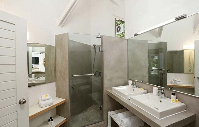 MR03-Garden-Bungalow---Bathroom