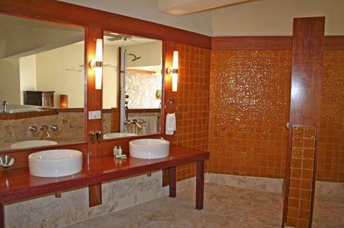 SLU96-HighRes-Jade_Mountain_at_Anse_Chastanet-St_Lucia-SoufriereSuite_Bathroom